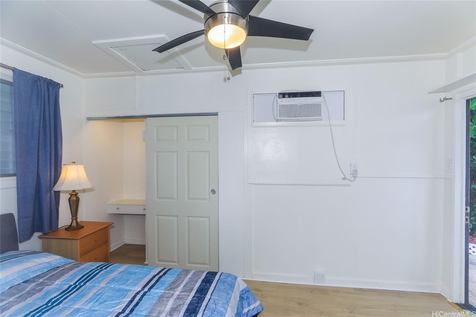 2534 E Manoa Rd Honolulu - Rental - photo 2 of 18