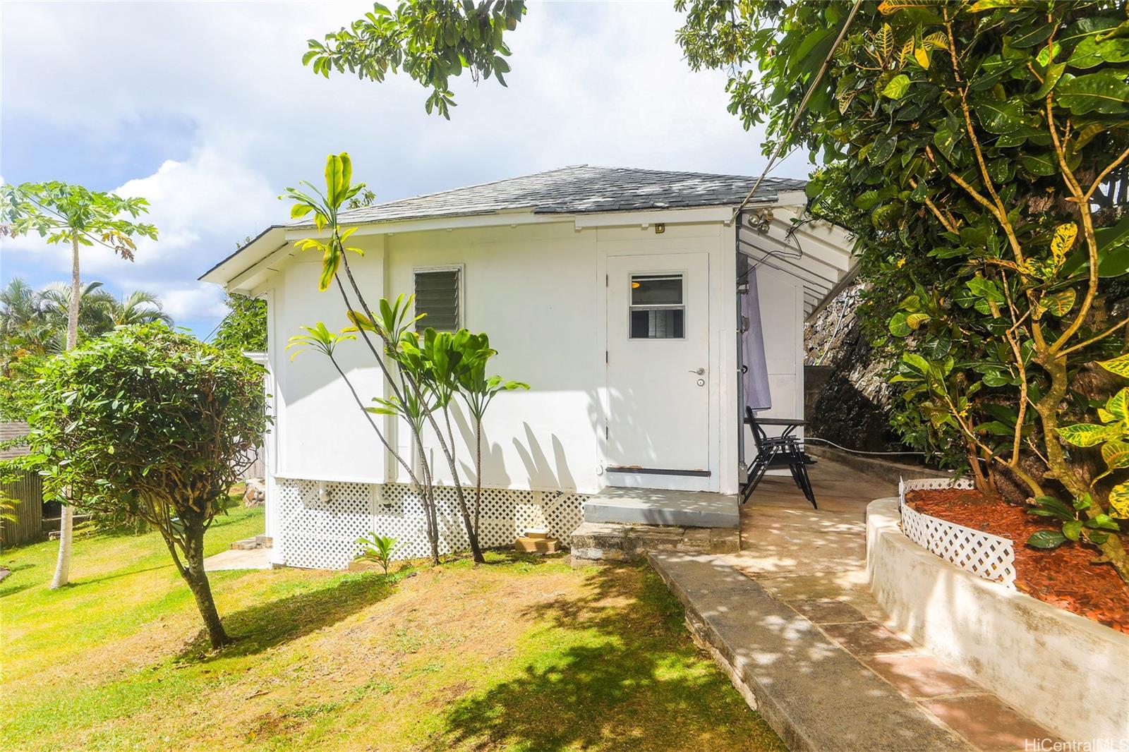 2534 E Manoa Rd Honolulu - Rental - photo 11 of 18