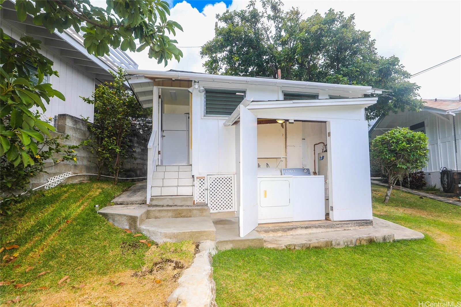 2534 E Manoa Rd Honolulu - Rental - photo 15 of 18