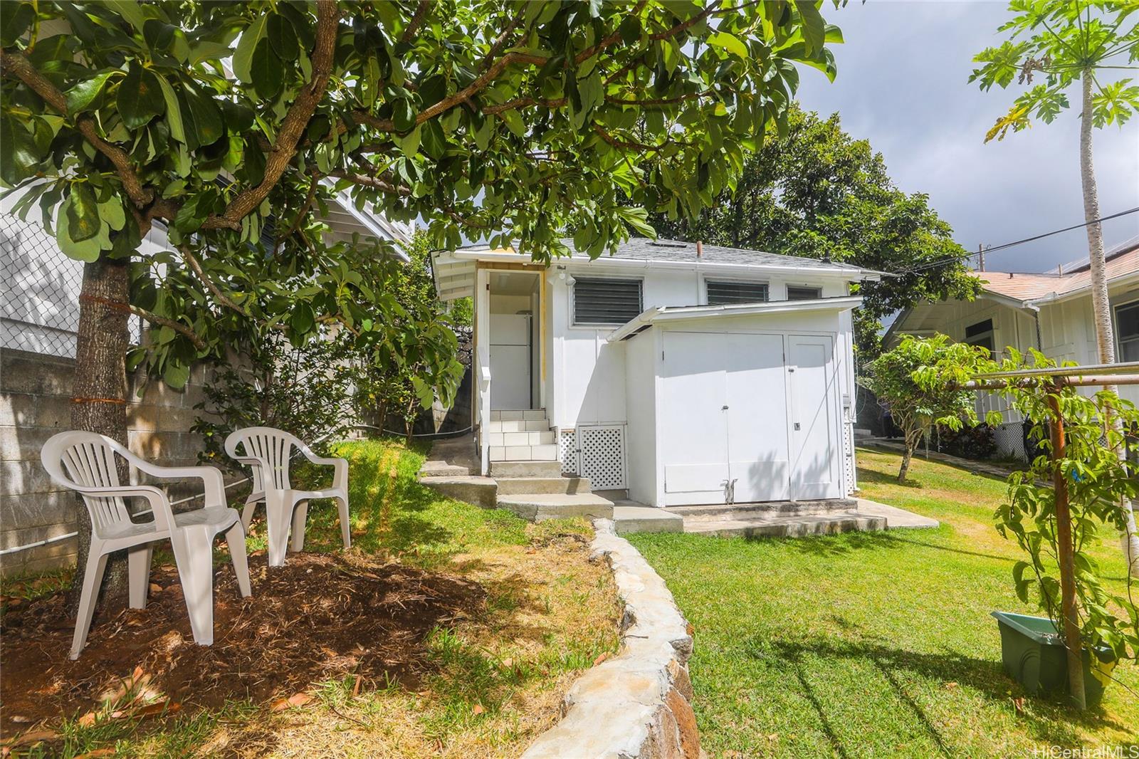 2534 E Manoa Rd Honolulu - Rental - photo 16 of 18