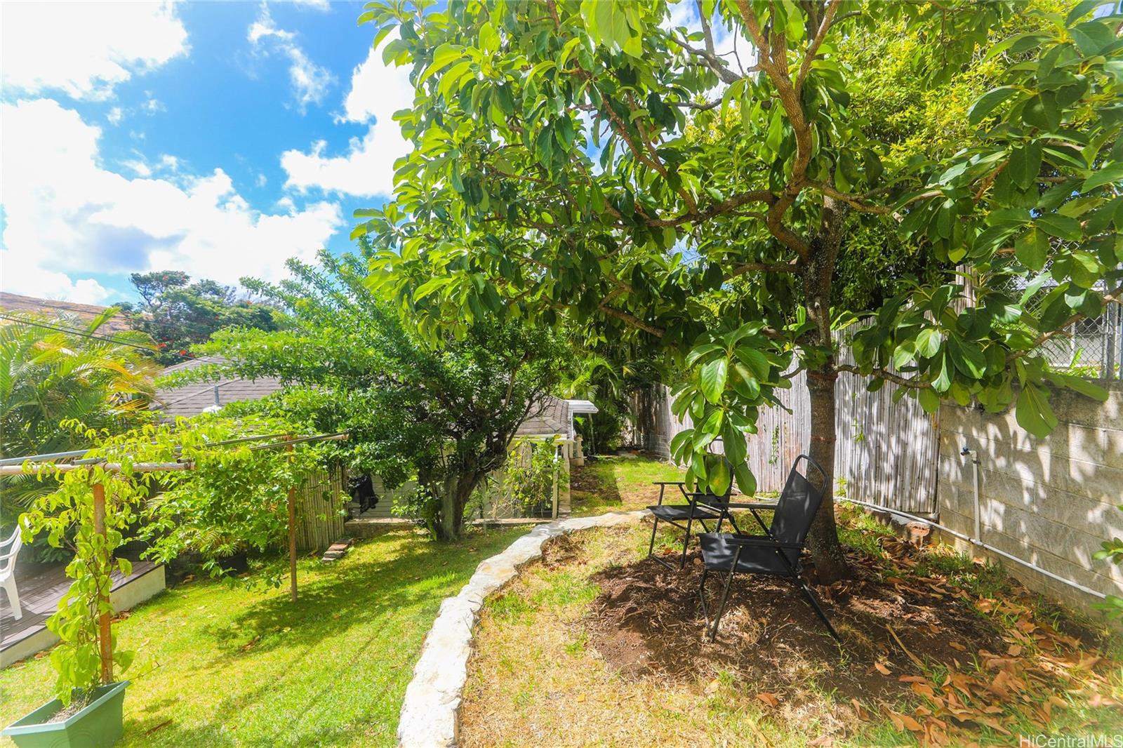 2534 E Manoa Rd Honolulu - Rental - photo 17 of 18