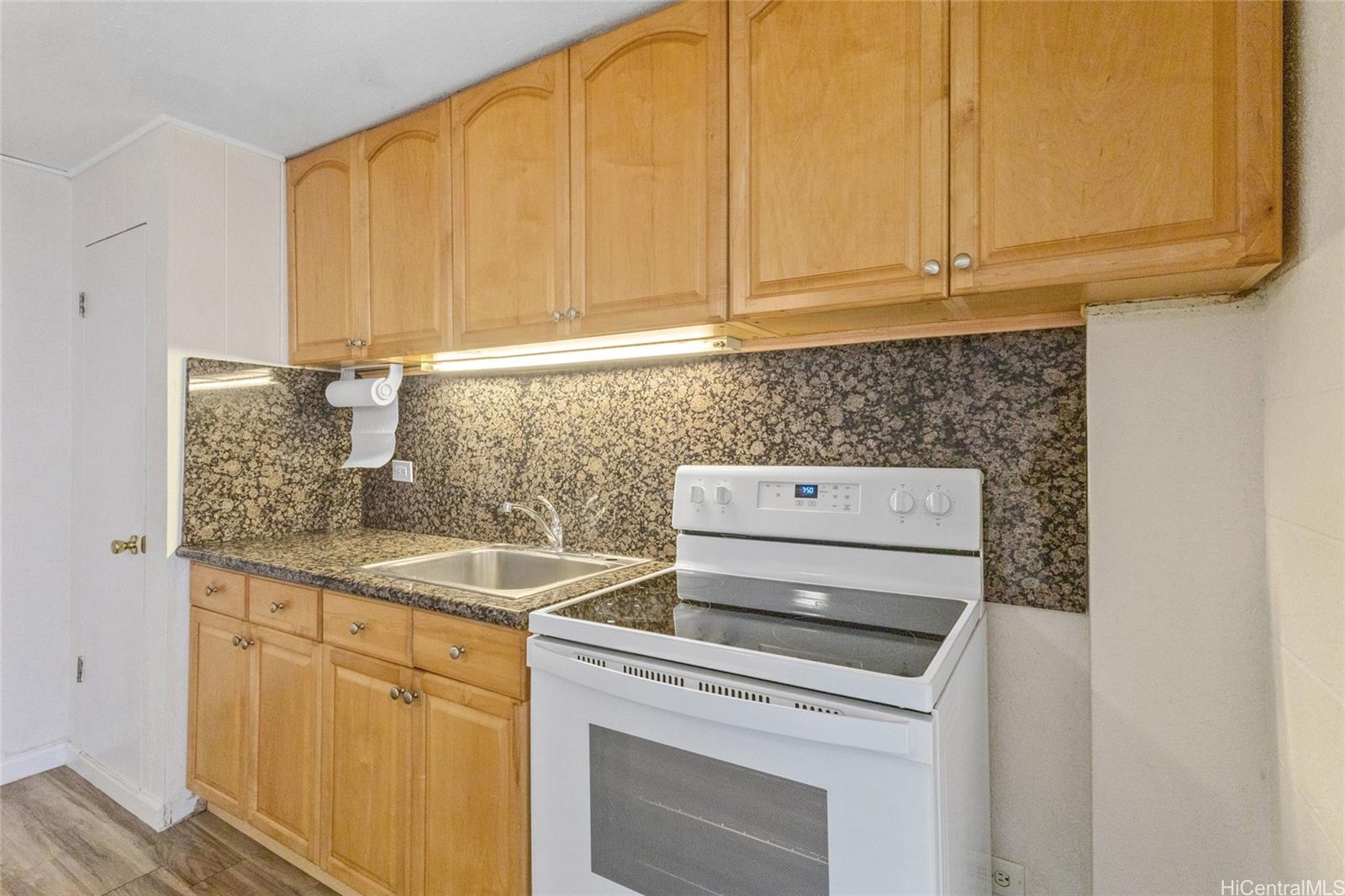 254 Kaiulani Ave Honolulu - Multi-family - photo 12 of 25