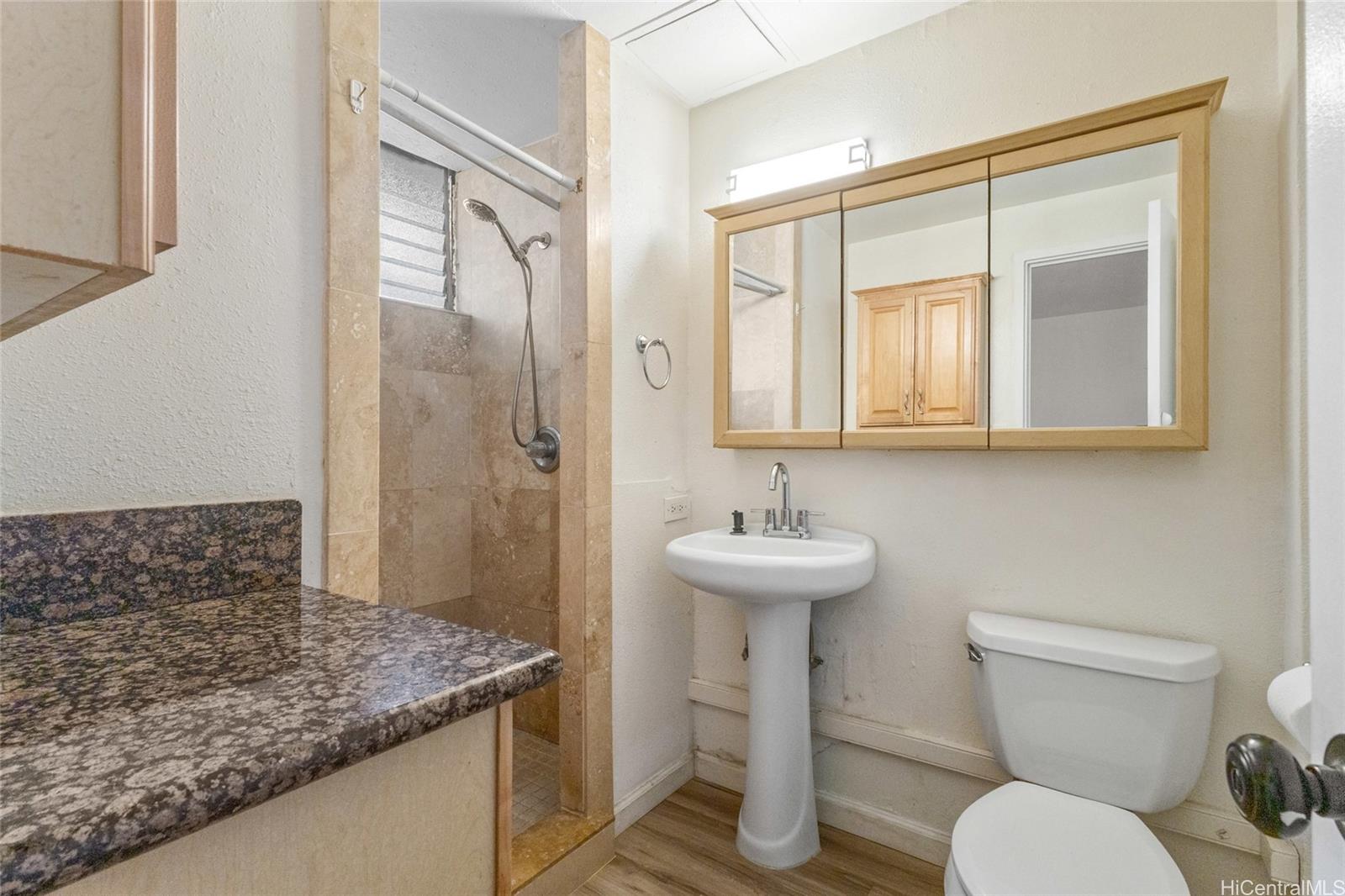 254 Kaiulani Ave Honolulu - Multi-family - photo 5 of 25