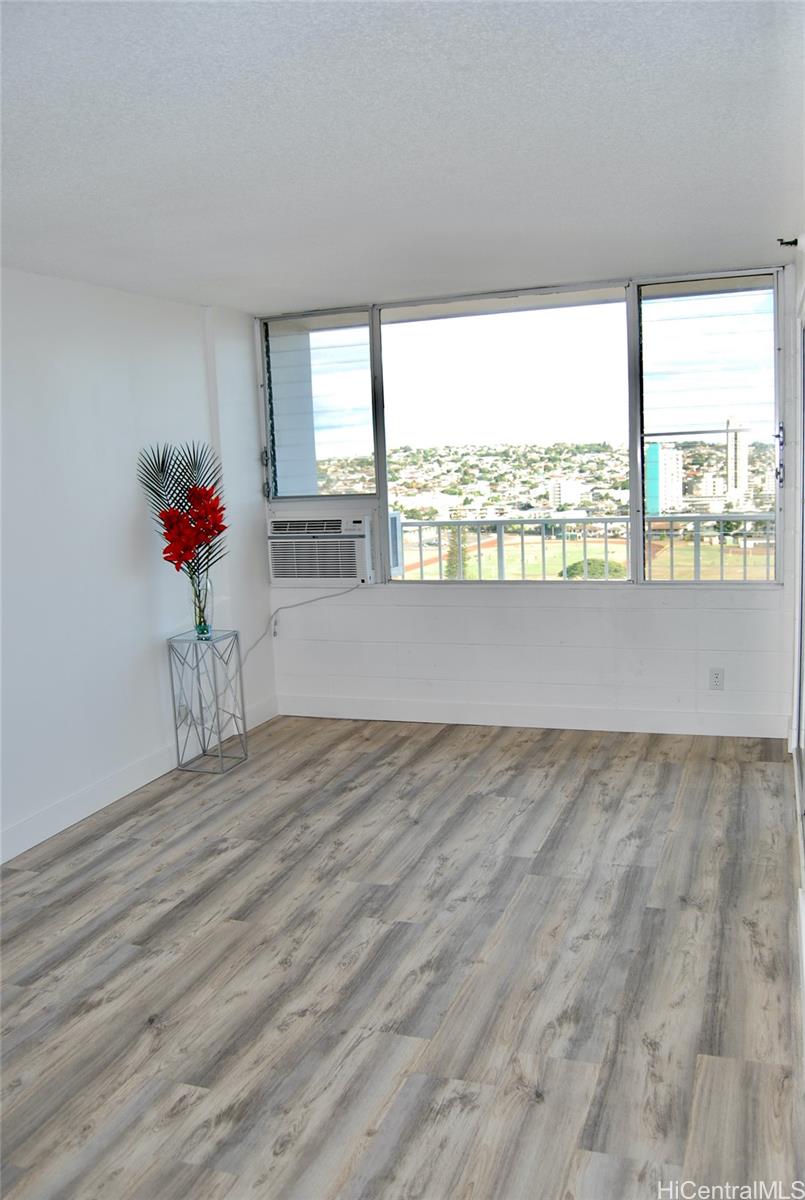 2542 Date Street Honolulu - Rental - photo 3 of 19