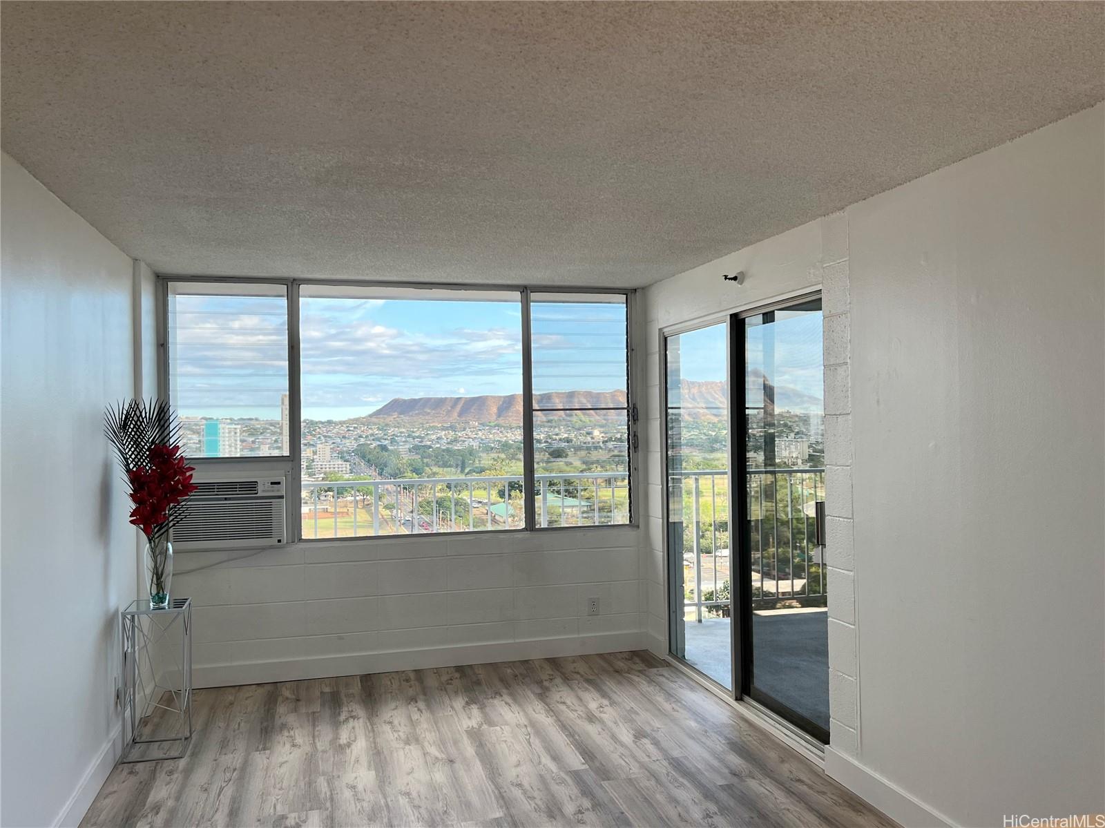 2542 Date Street Honolulu - Rental - photo 4 of 19