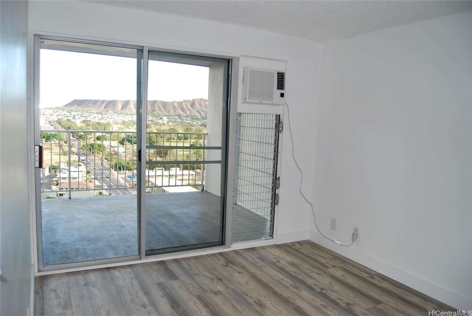 2542 Date Street Honolulu - Rental - photo 5 of 19