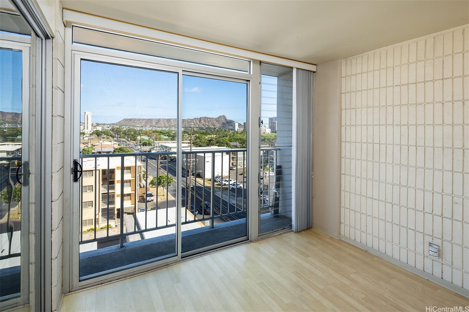 2542 Date St Honolulu - Rental - photo 3 of 13