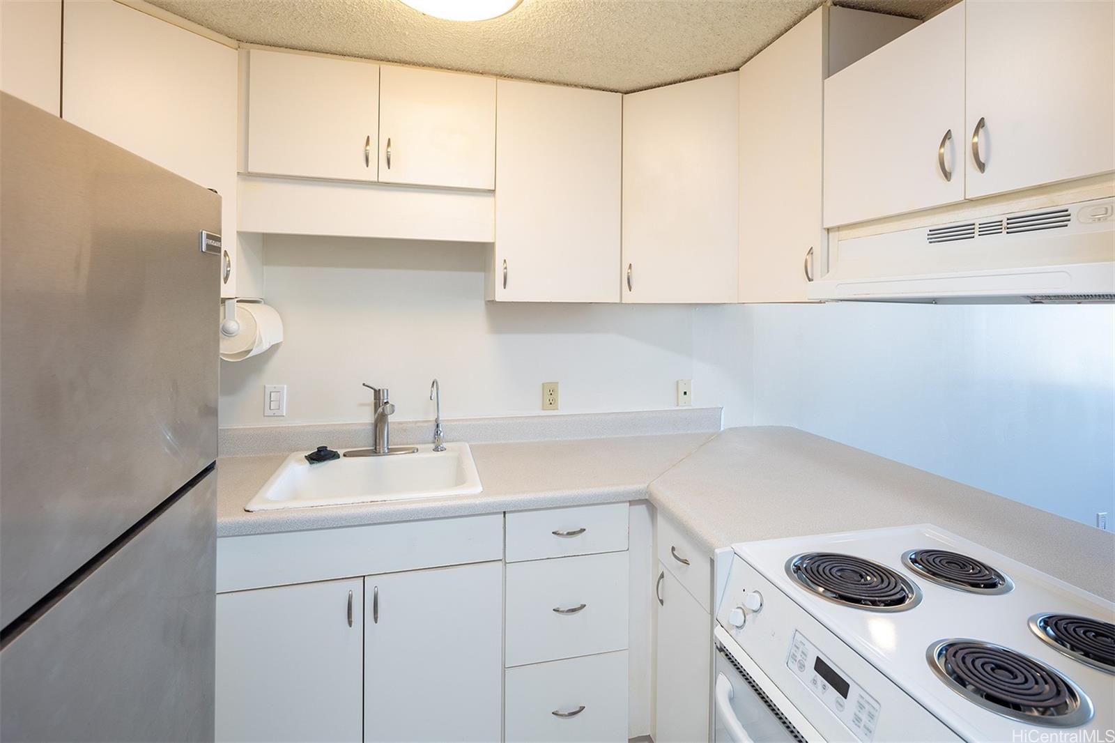 2542 Date St Honolulu - Rental - photo 8 of 13