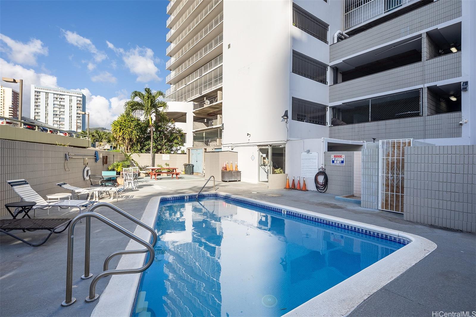 2542 Date St Honolulu - Rental - photo 10 of 13