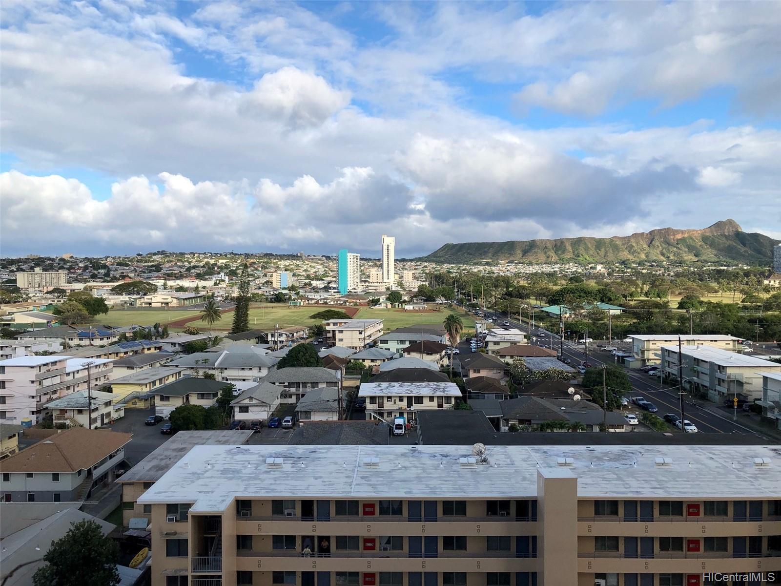 Plaza At Century Court condo # 806, Honolulu, Hawaii - photo 5 of 7