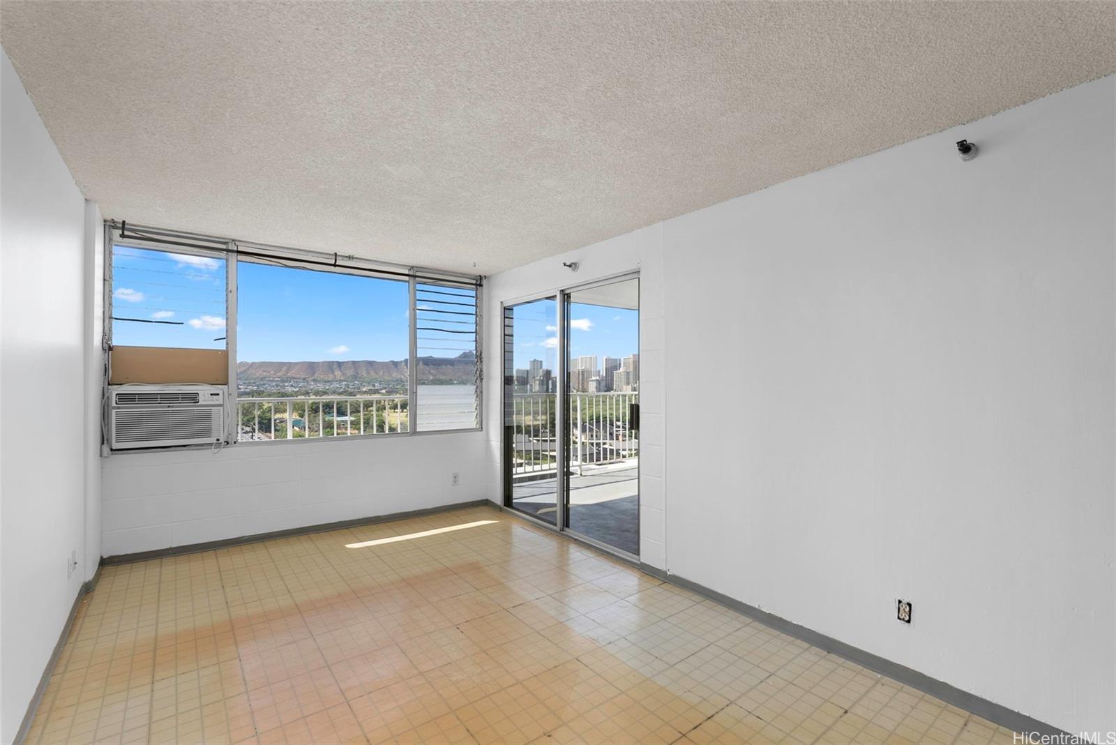 Plaza At Century Court condo # 901, Honolulu, Hawaii - photo 11 of 19