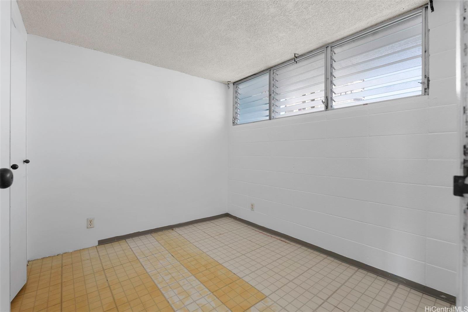 Plaza At Century Court condo # 901, Honolulu, Hawaii - photo 14 of 19