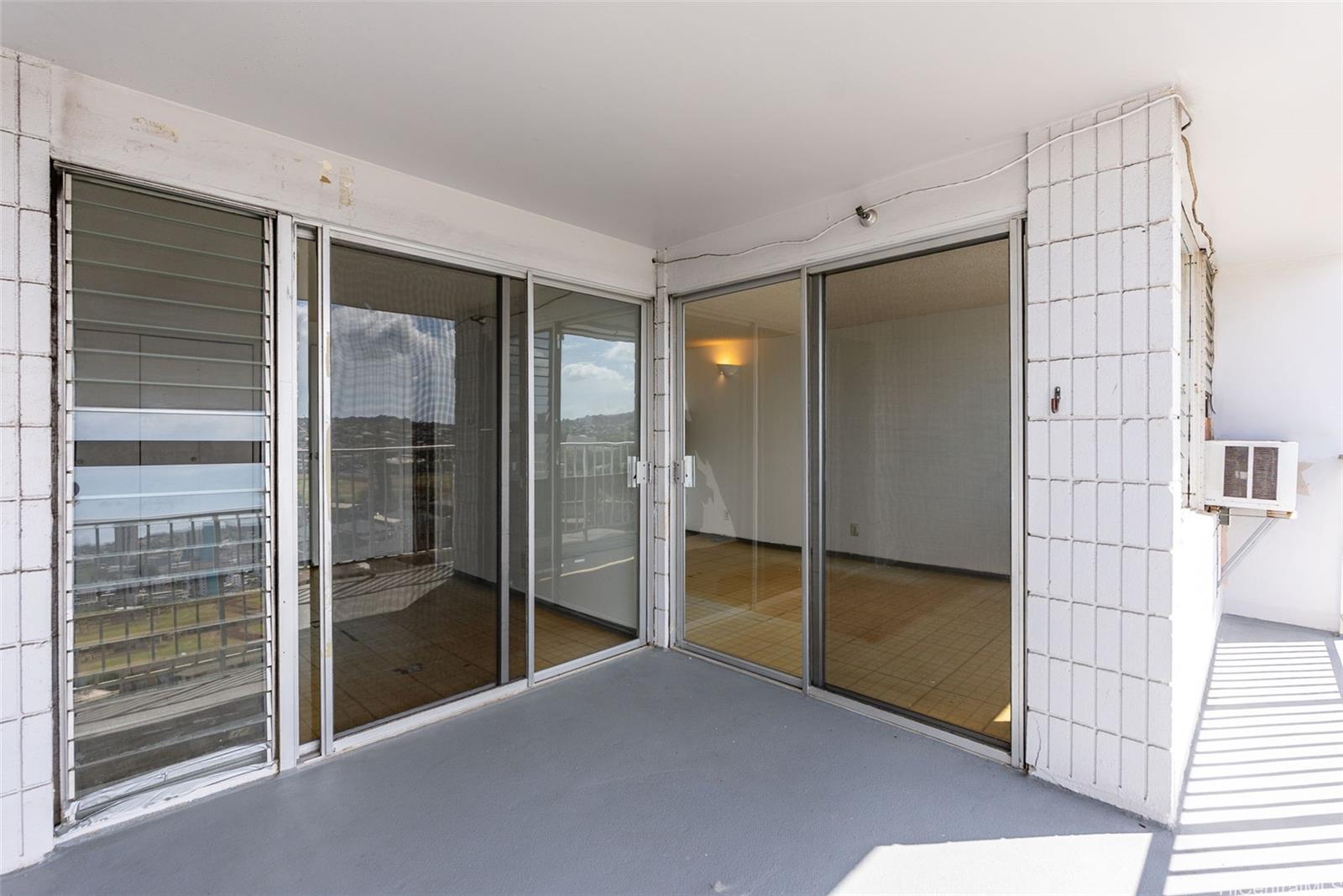 Plaza At Century Court condo # 901, Honolulu, Hawaii - photo 9 of 19