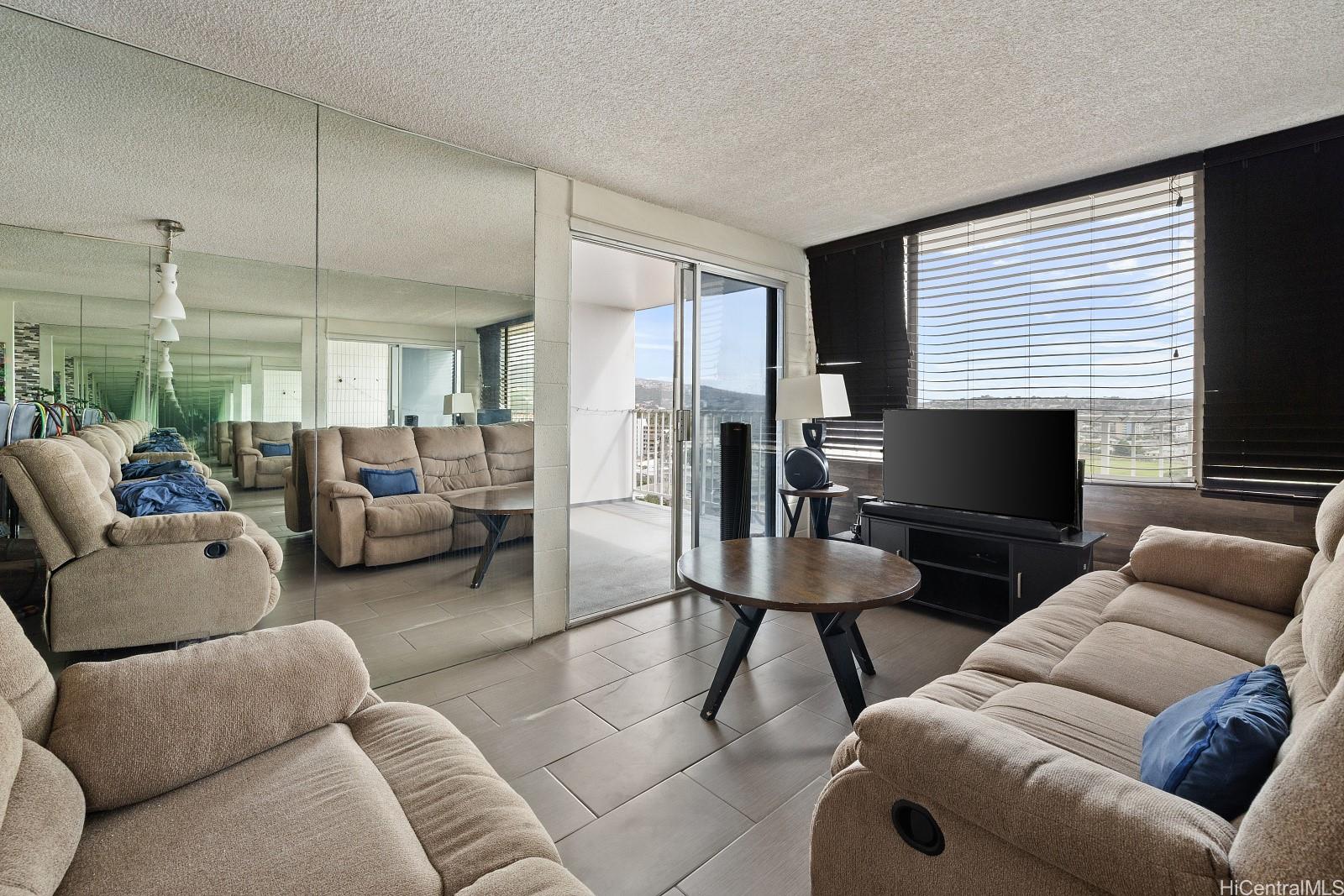 Plaza At Century Court condo # 906, Honolulu, Hawaii - photo 2 of 20