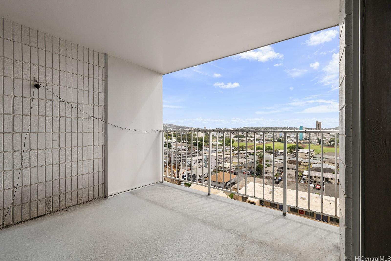 Plaza At Century Court condo # 906, Honolulu, Hawaii - photo 11 of 20