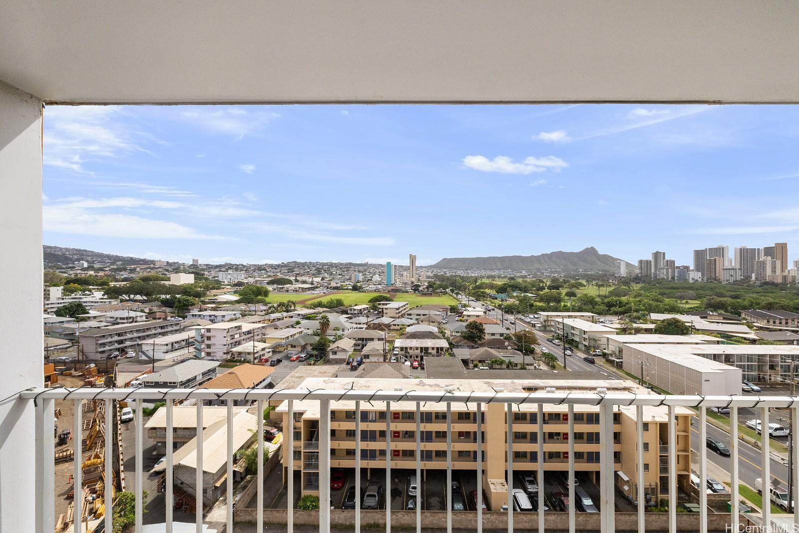 Plaza At Century Court condo # 906, Honolulu, Hawaii - photo 12 of 20