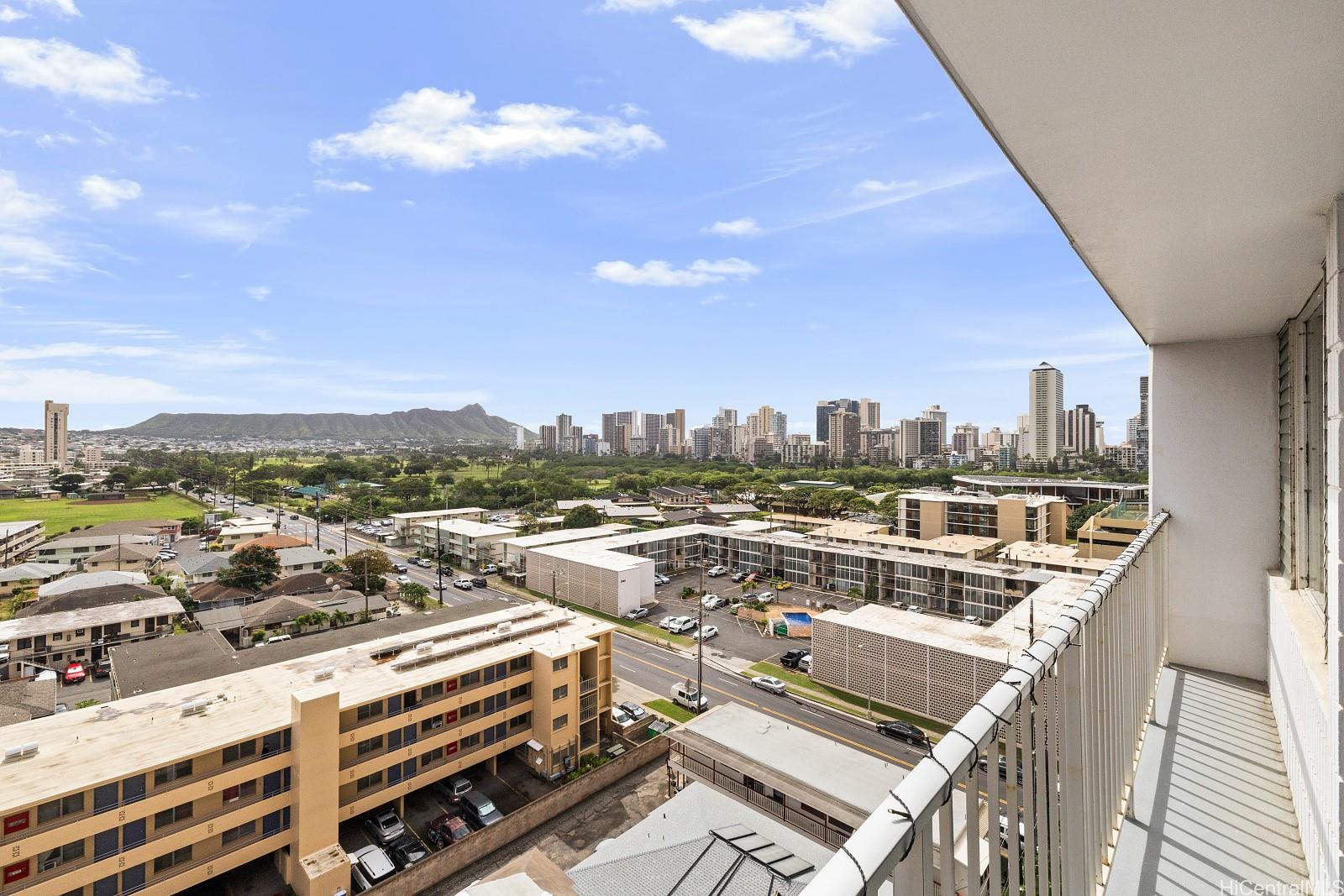 Plaza At Century Court condo # 906, Honolulu, Hawaii - photo 13 of 20