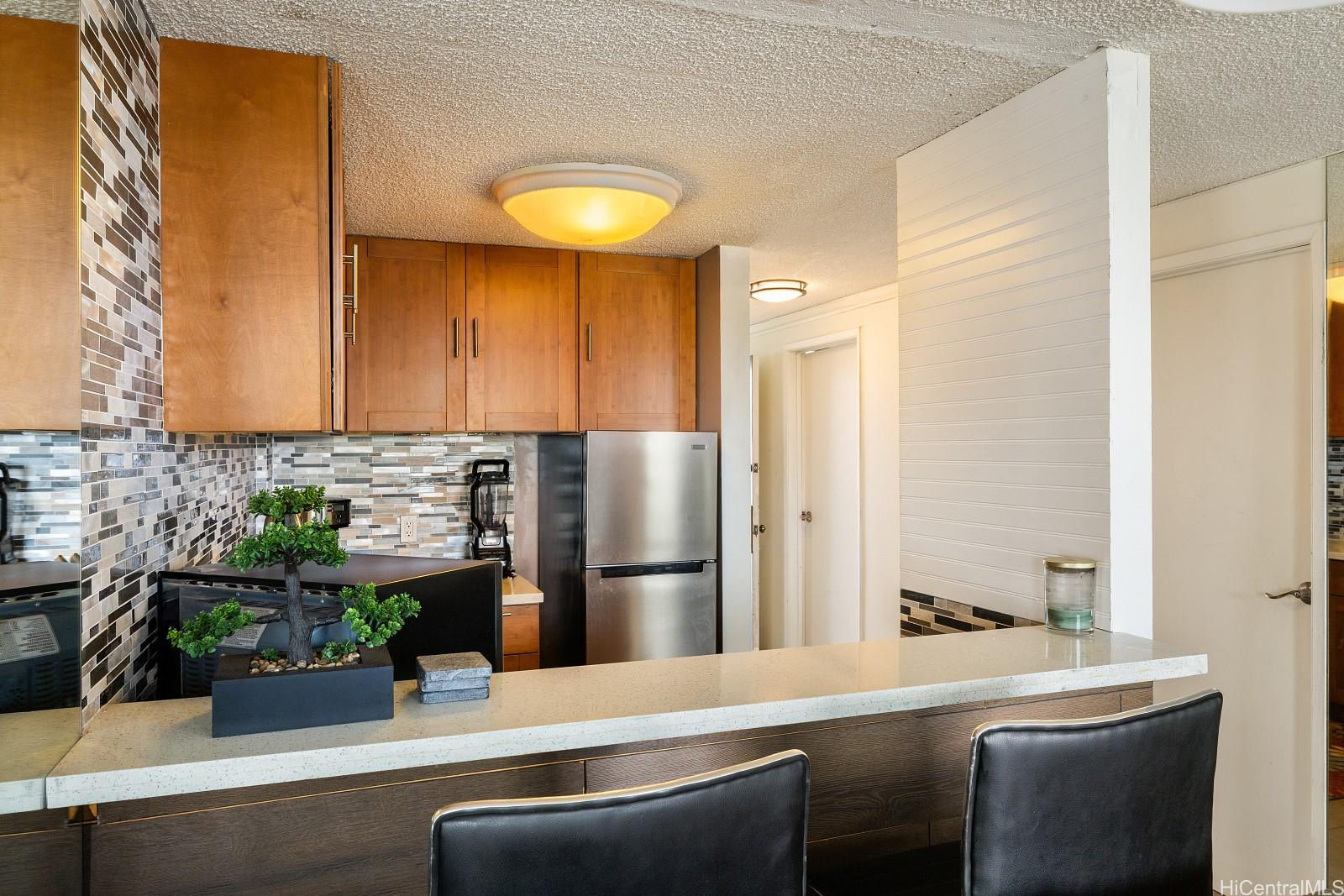 Plaza At Century Court condo # 906, Honolulu, Hawaii - photo 4 of 20