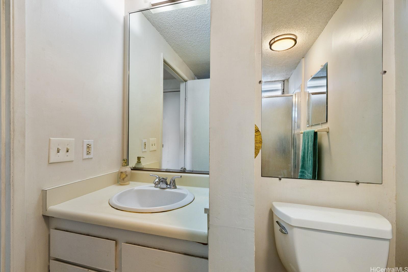 Plaza At Century Court condo # 906, Honolulu, Hawaii - photo 9 of 20