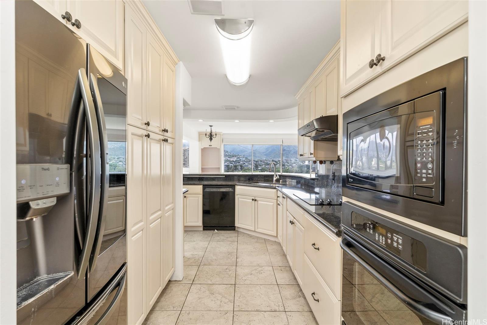 Ala Wai East condo # 1001, Honolulu, Hawaii - photo 6 of 16