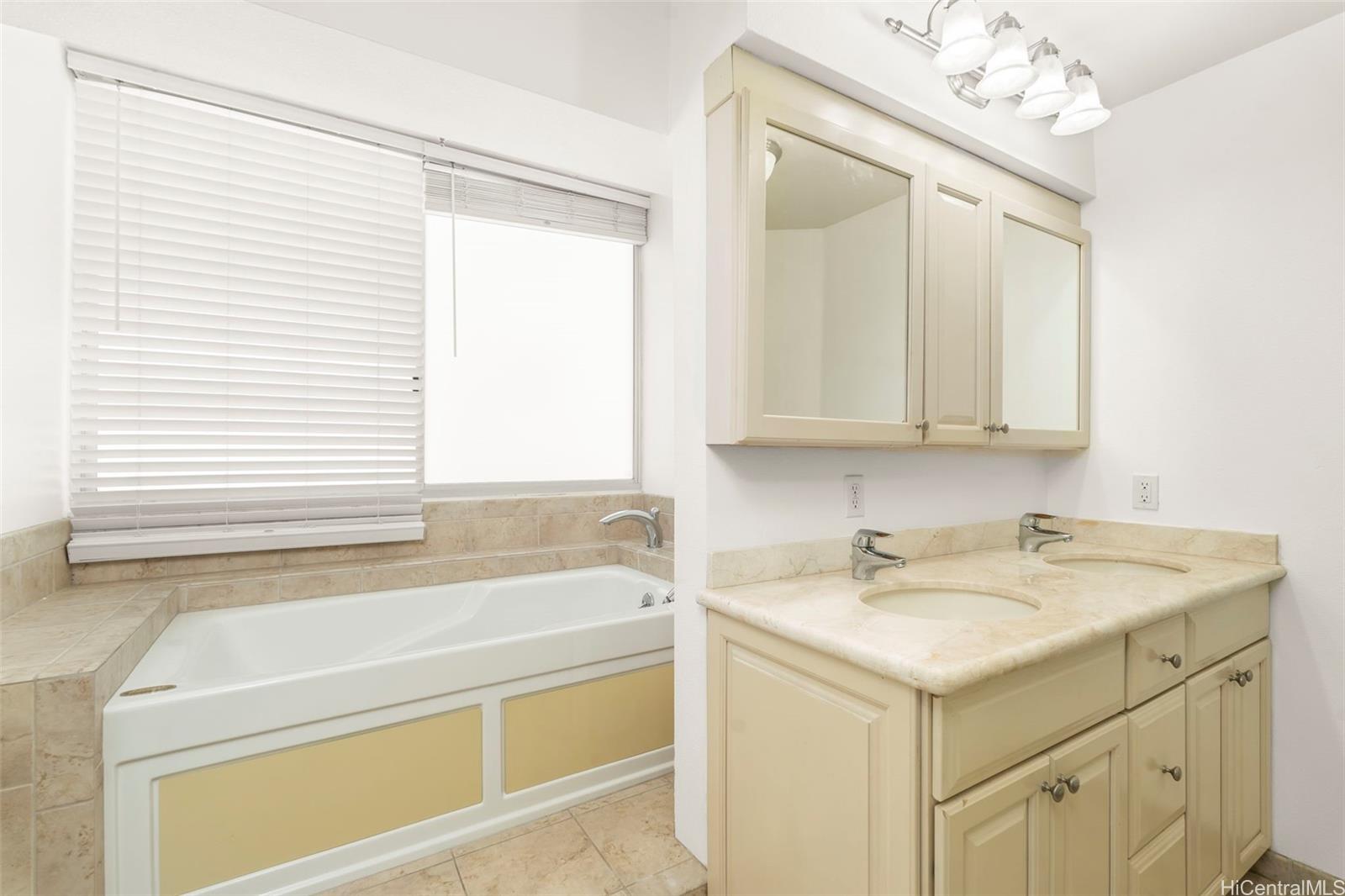 Ala Wai East condo # 1001, Honolulu, Hawaii - photo 10 of 16