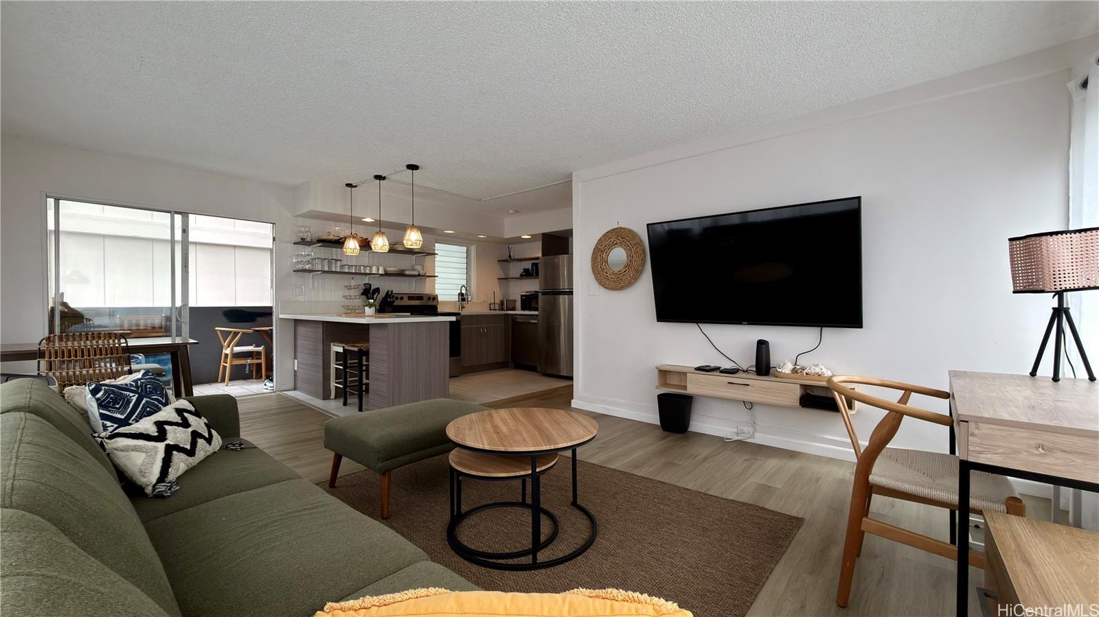 2547 Ala Wai Blvd Honolulu - Rental - photo 2 of 9
