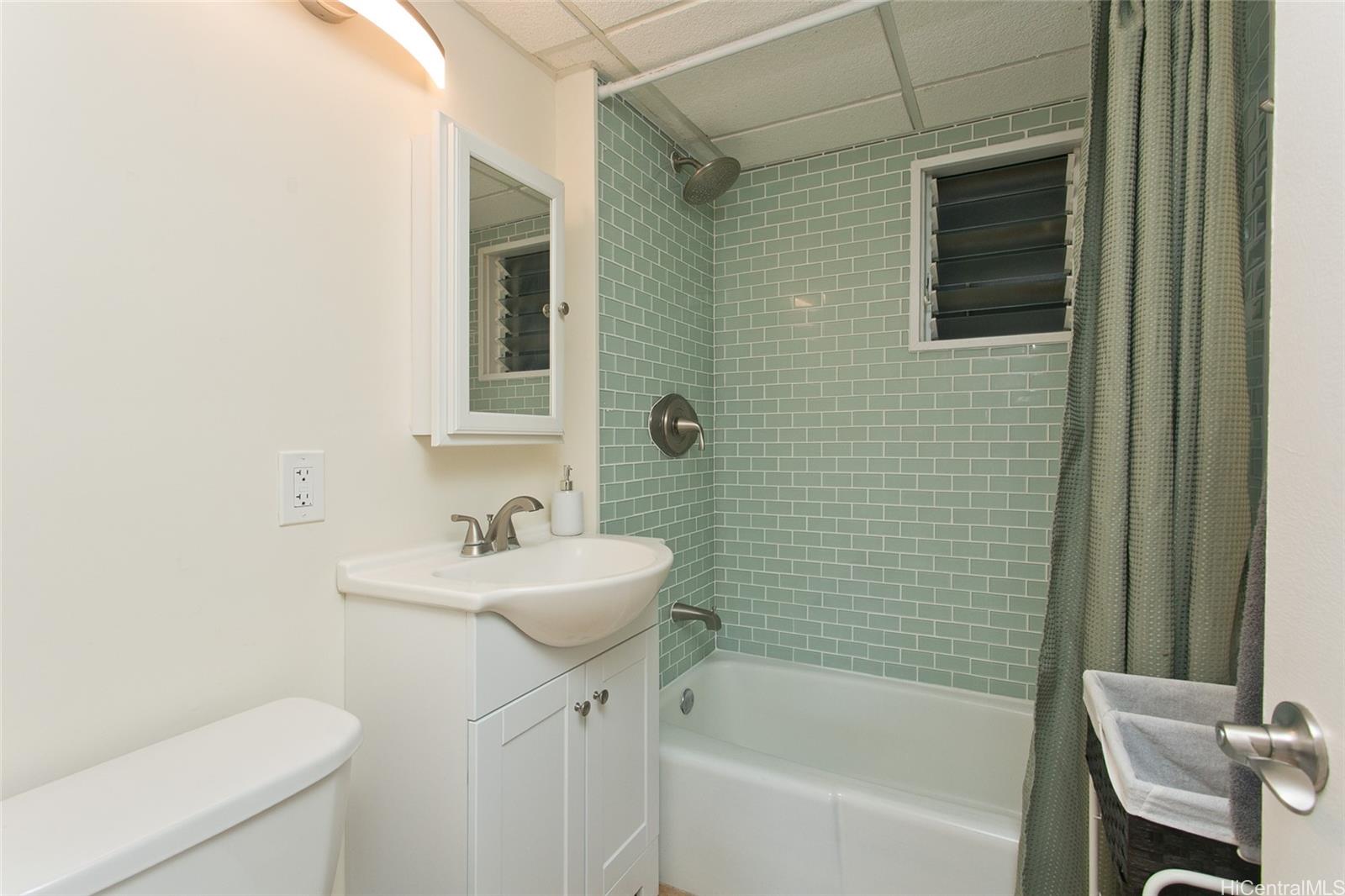 Ala Wai East condo # 702, Honolulu, Hawaii - photo 15 of 20