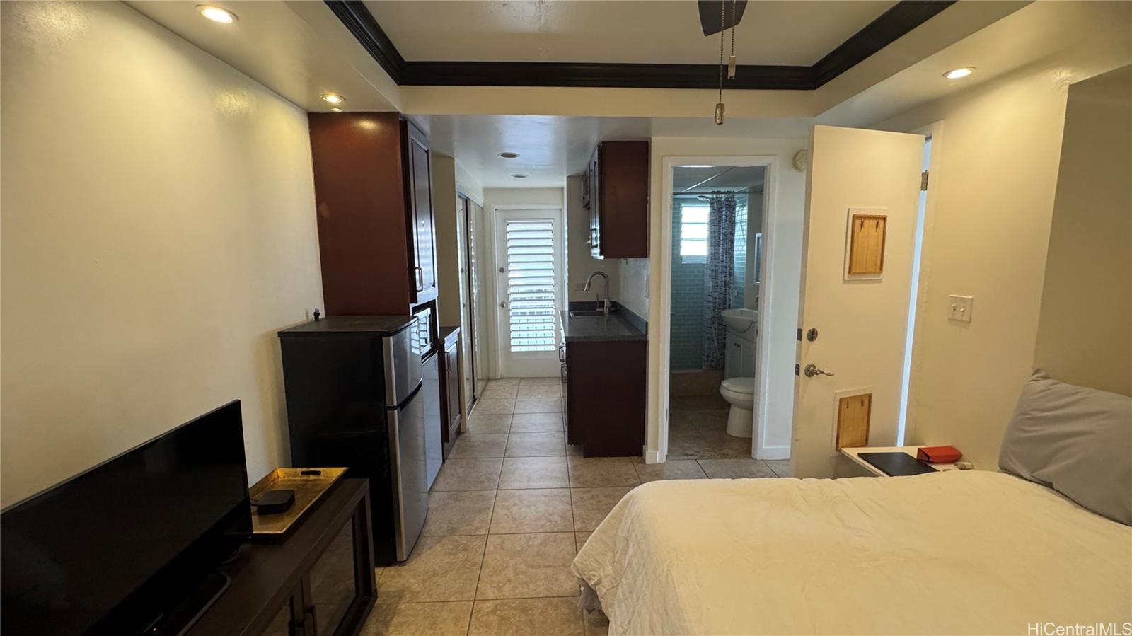 Ala Wai East condo # 702, Honolulu, Hawaii - photo 16 of 20