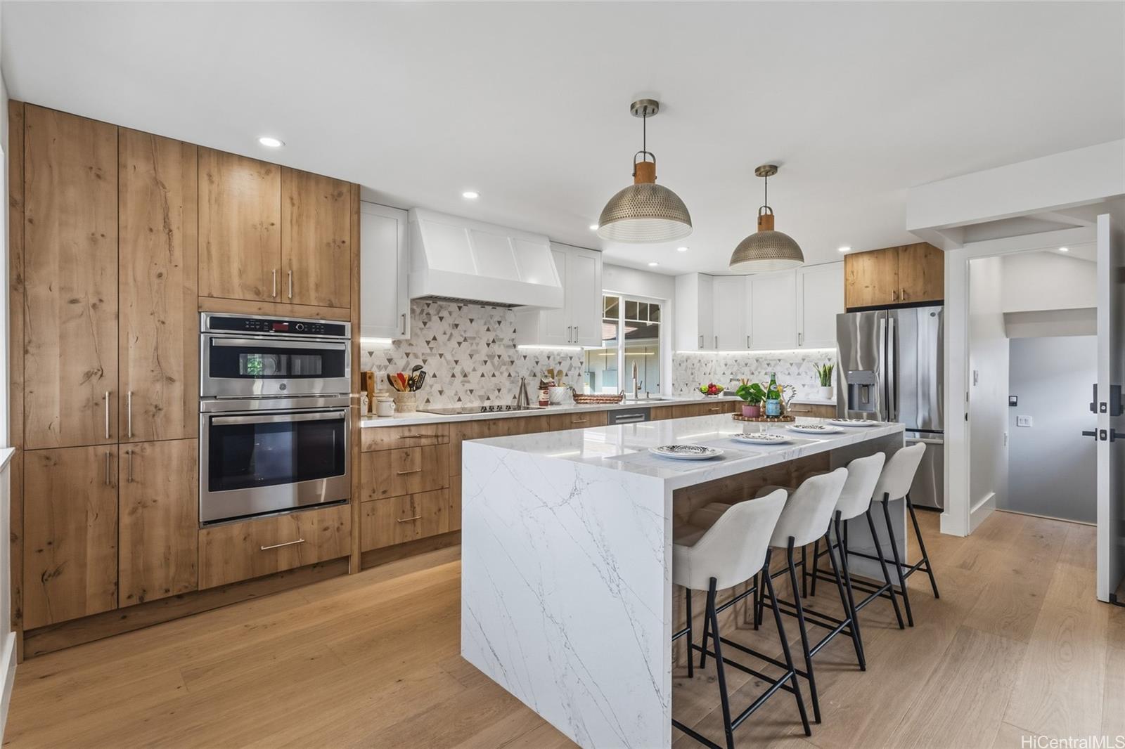 2548  Olopua Street Manoa Area, Honolulu home - photo 5 of 25