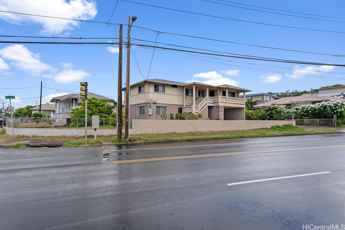 2548  School Street Kalihi-lower, Honolulu home - photo 4 of 25