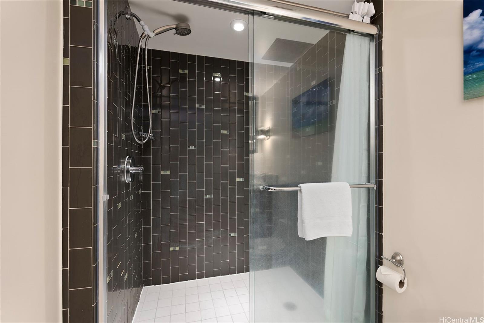 Regency On BeachWalk condo # 23, Honolulu, Hawaii - photo 15 of 25