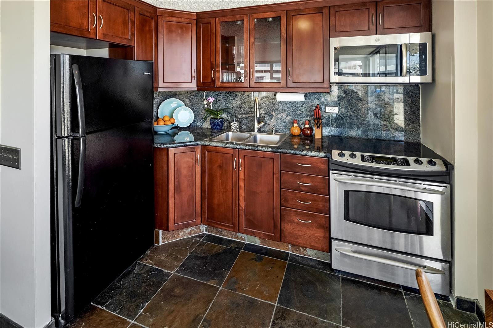 Punchbowl Place condo # 406, Honolulu, Hawaii - photo 11 of 25