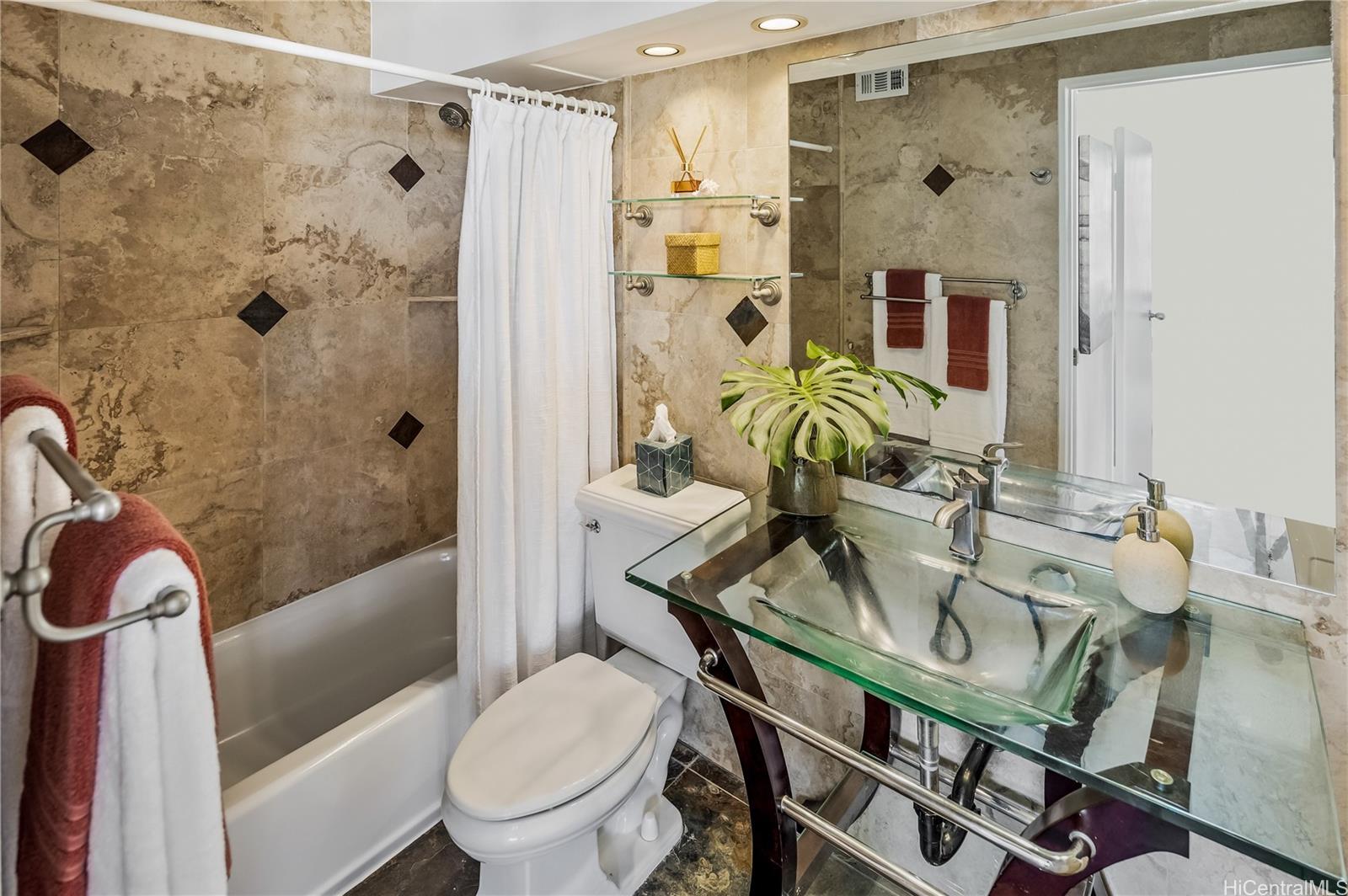 Punchbowl Place condo # 406, Honolulu, Hawaii - photo 14 of 25