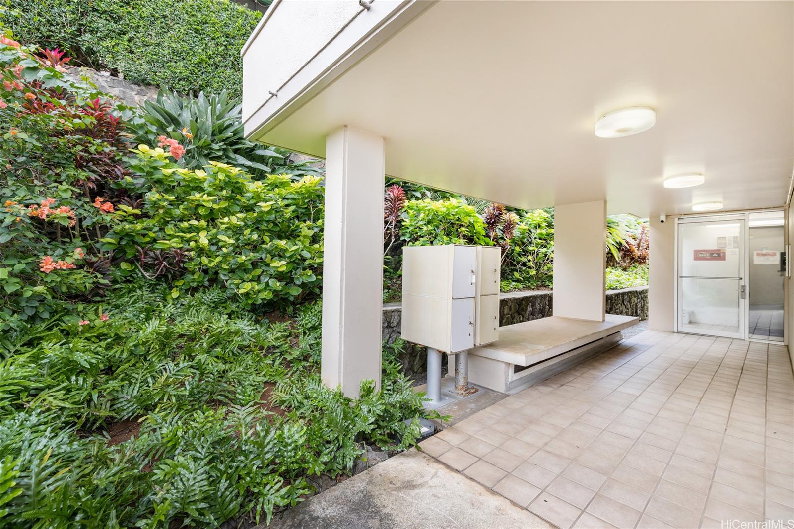 Punchbowl Place condo # 406, Honolulu, Hawaii - photo 21 of 25