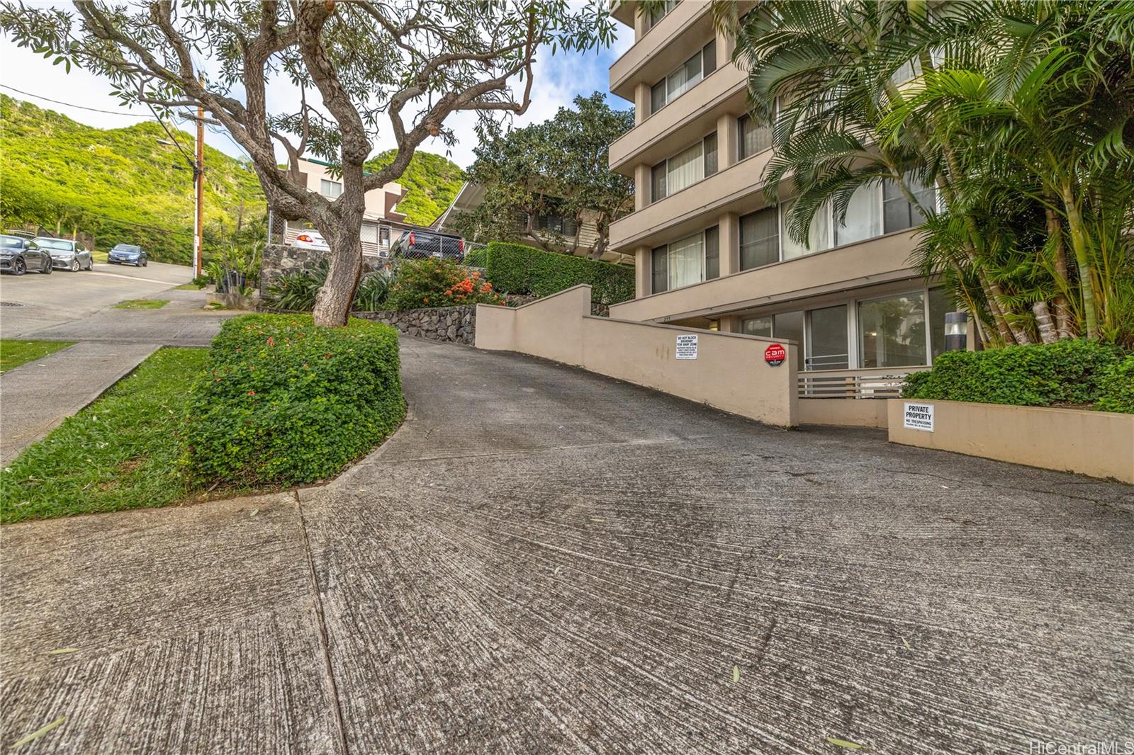 Punchbowl Place condo # 406, Honolulu, Hawaii - photo 23 of 25