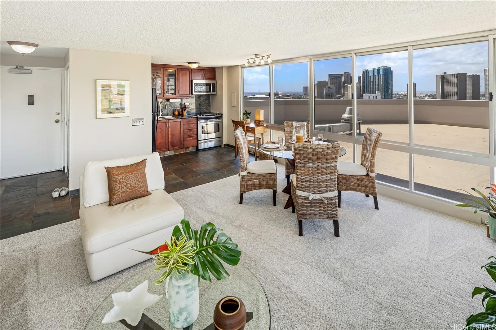 Punchbowl Place condo # 406, Honolulu, Hawaii - photo 6 of 25