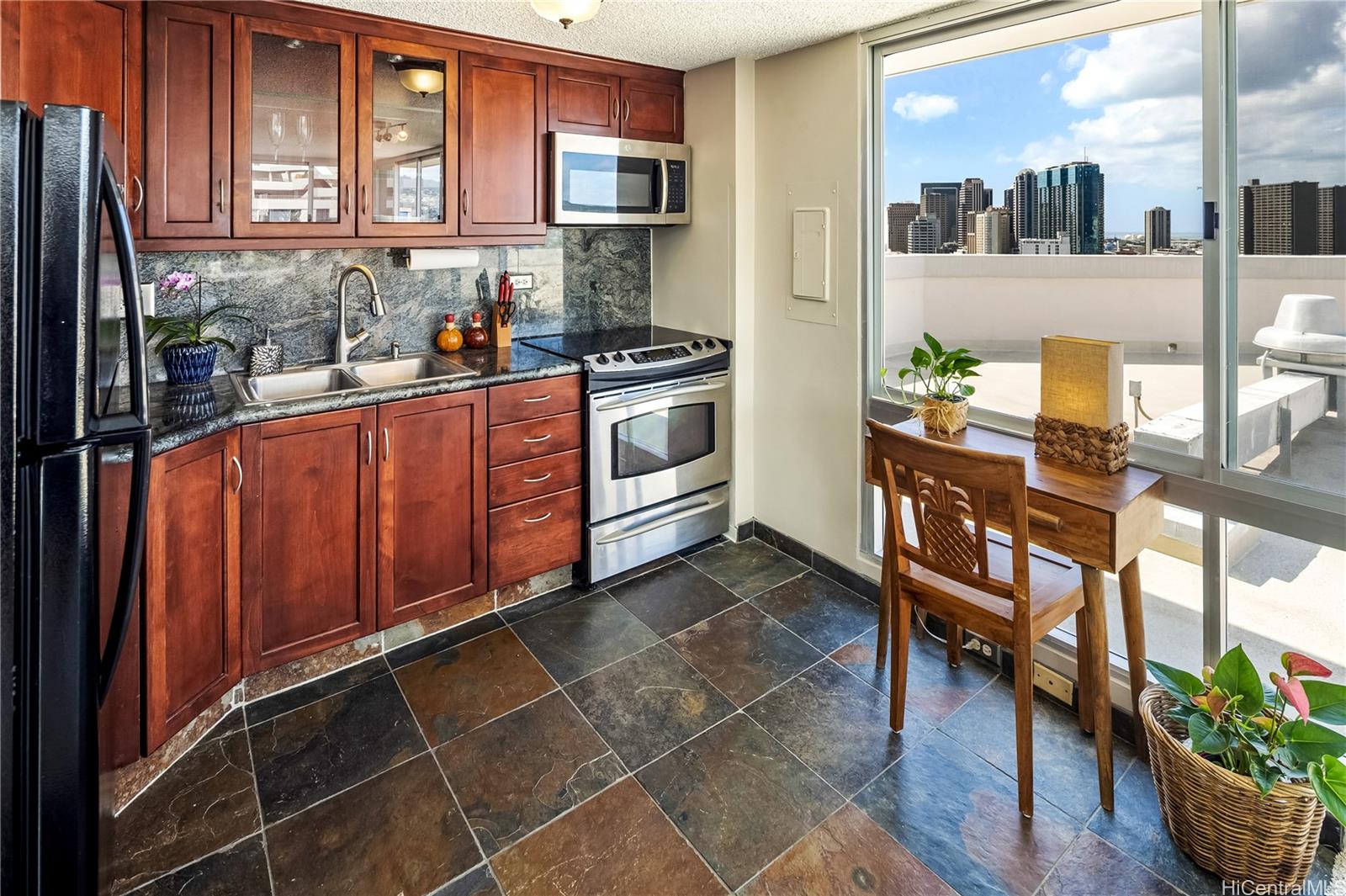 Punchbowl Place condo # 406, Honolulu, Hawaii - photo 9 of 25