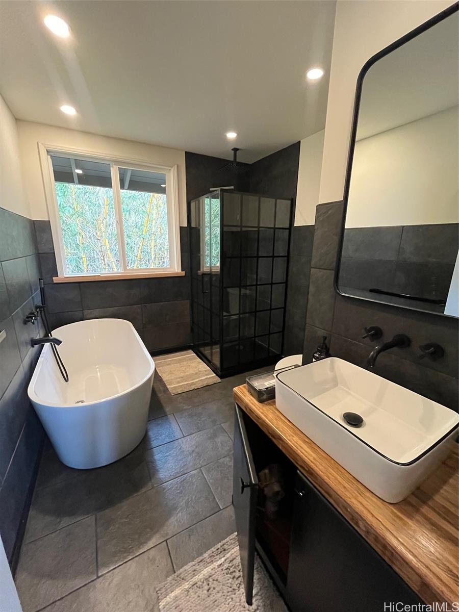 2554 Halekoa Drive Honolulu - Rental - photo 21 of 25