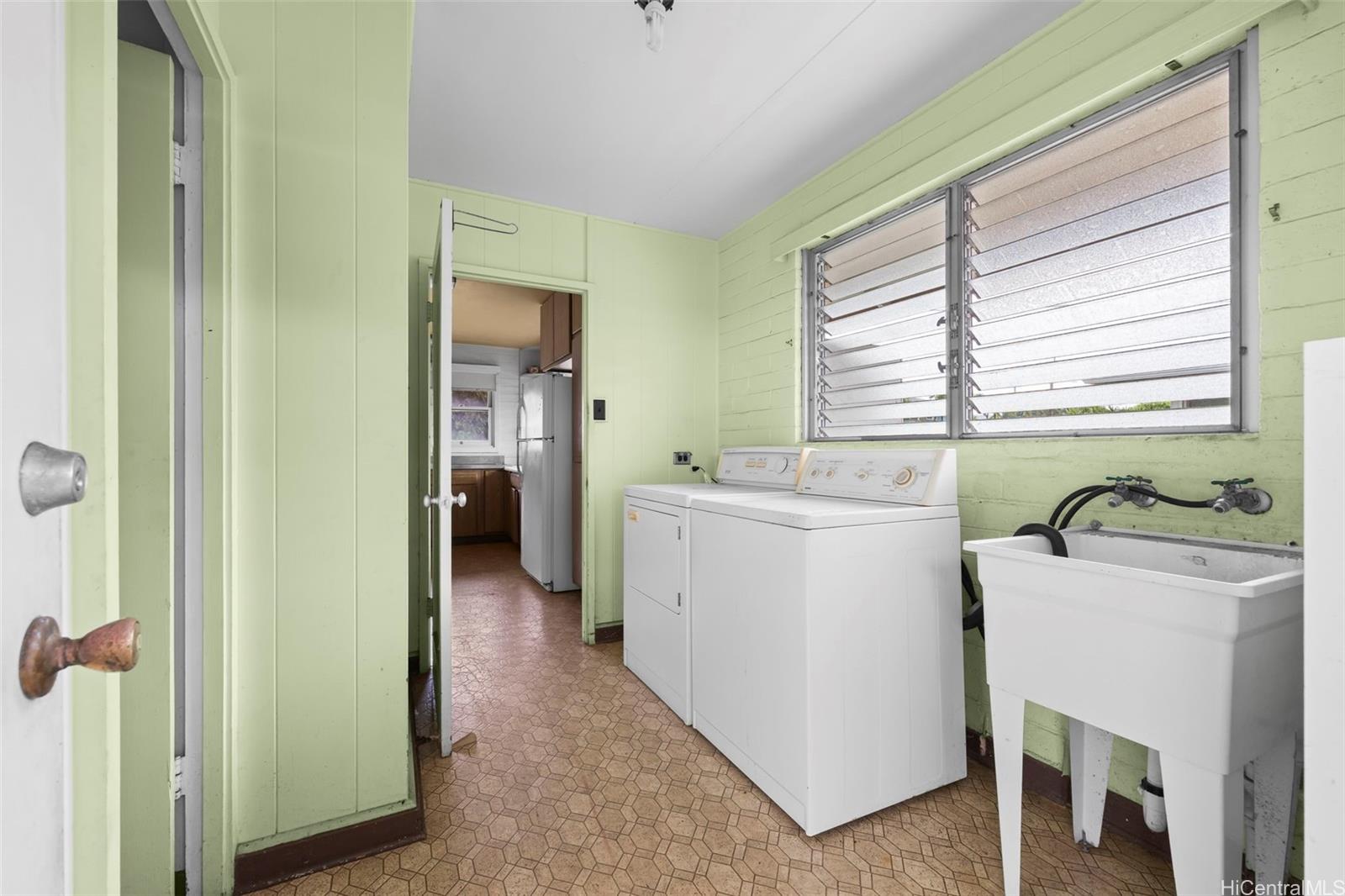 256  Kuliouou Road Kuliouou, Diamond Head home - photo 8 of 25