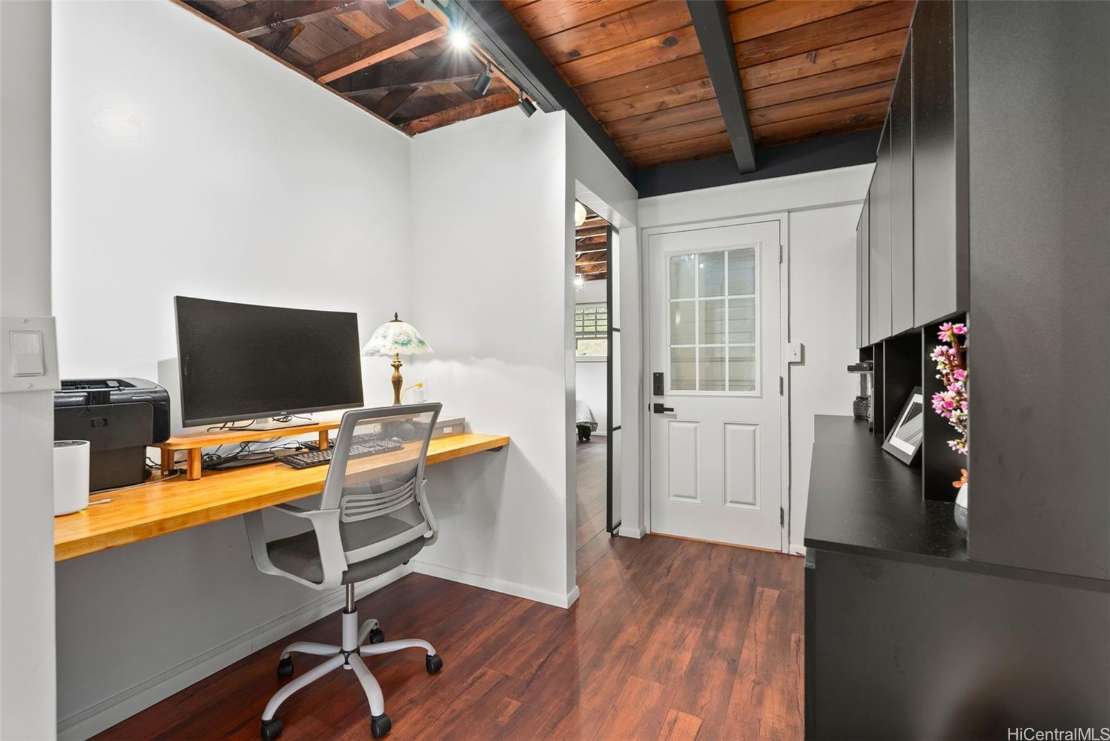 256  Puiwa Road Dowsett, Honolulu home - photo 19 of 24