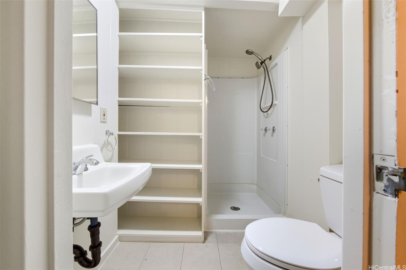 2571  Kekuanoni Street Pauoa Valley, Honolulu home - photo 13 of 19