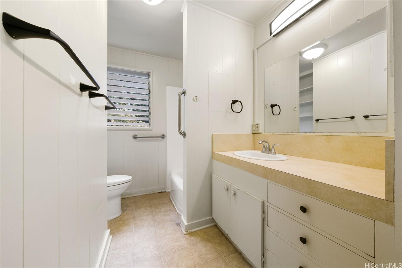 2571  Kekuanoni Street Pauoa Valley, Honolulu home - photo 6 of 19