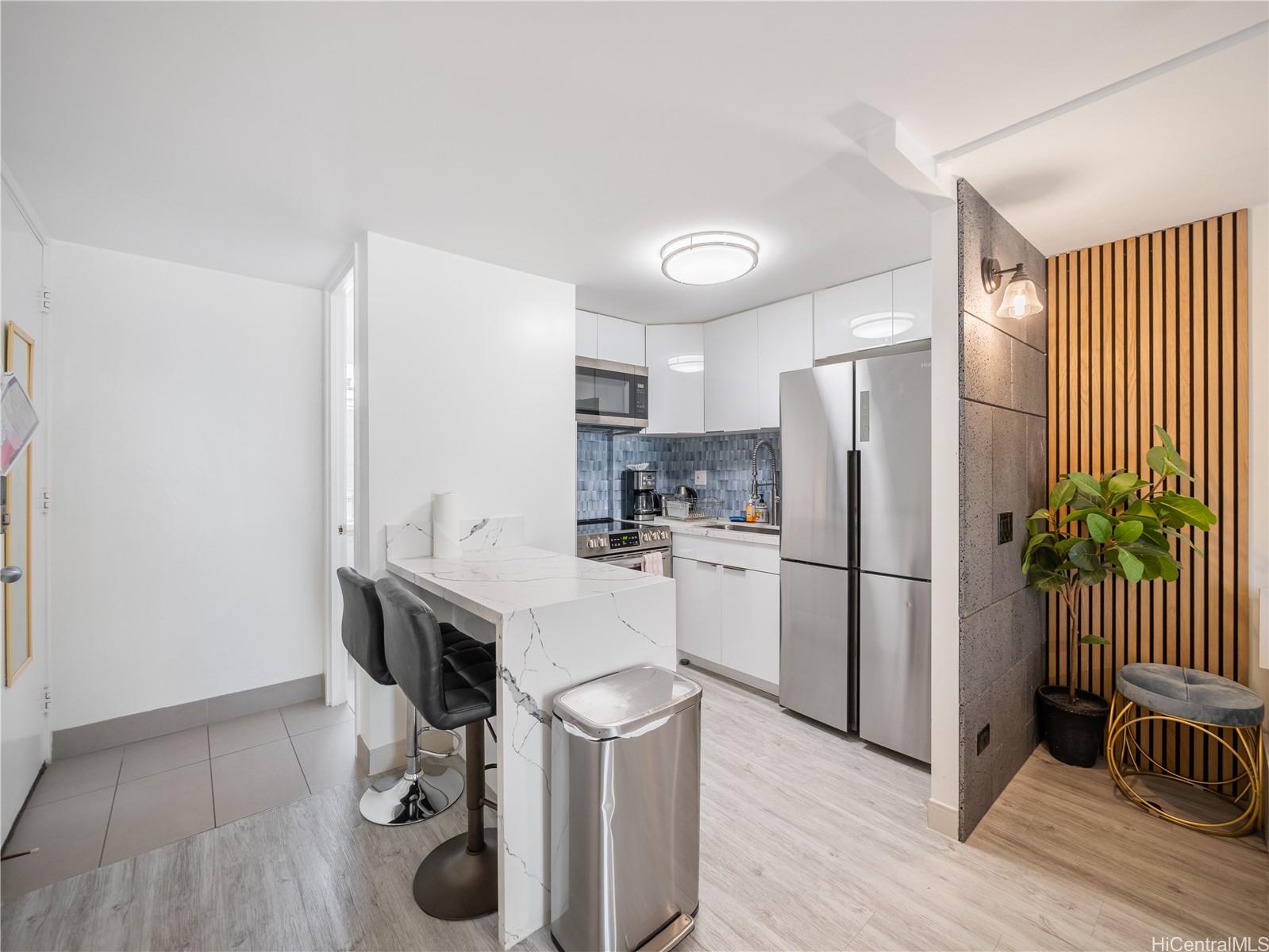 Tradewinds Plaza condo # 610, Honolulu, Hawaii - photo 11 of 24