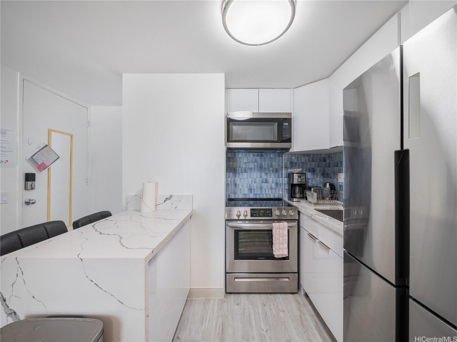 Tradewinds Plaza condo # 610, Honolulu, Hawaii - photo 13 of 24