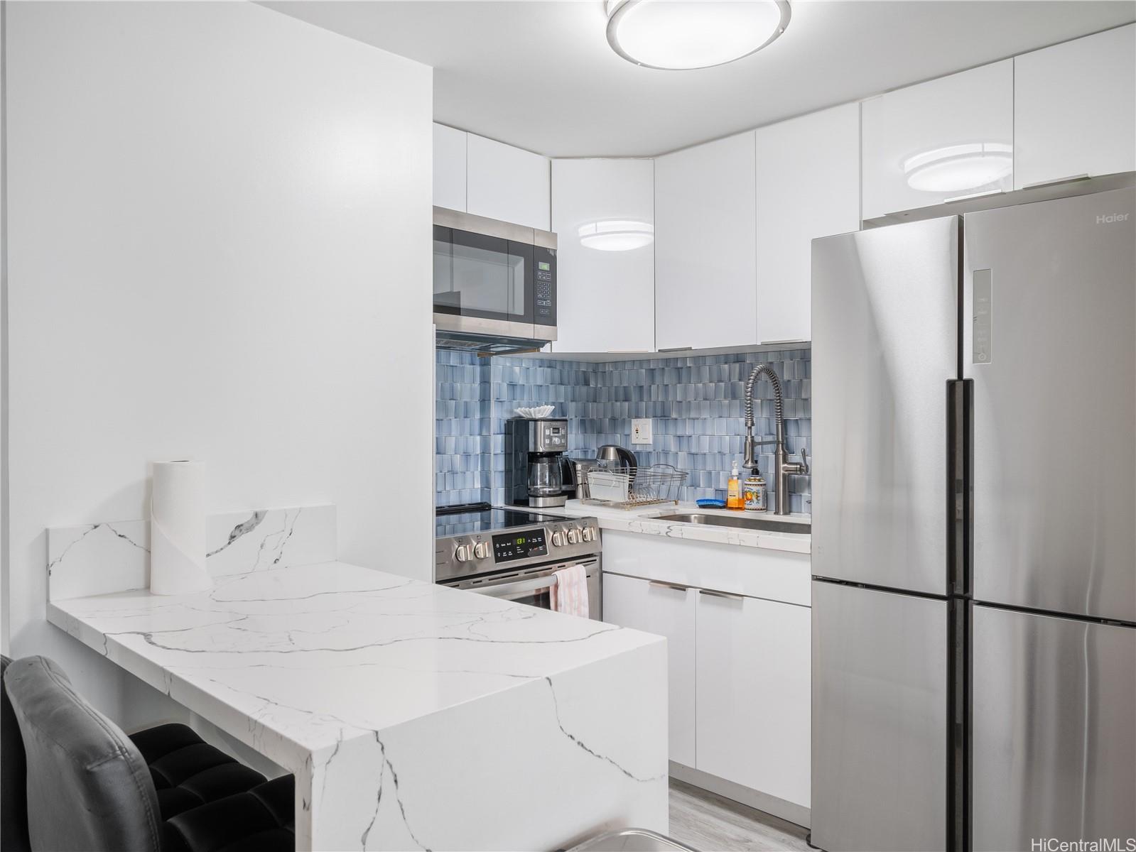 Tradewinds Plaza condo # 610, Honolulu, Hawaii - photo 14 of 24