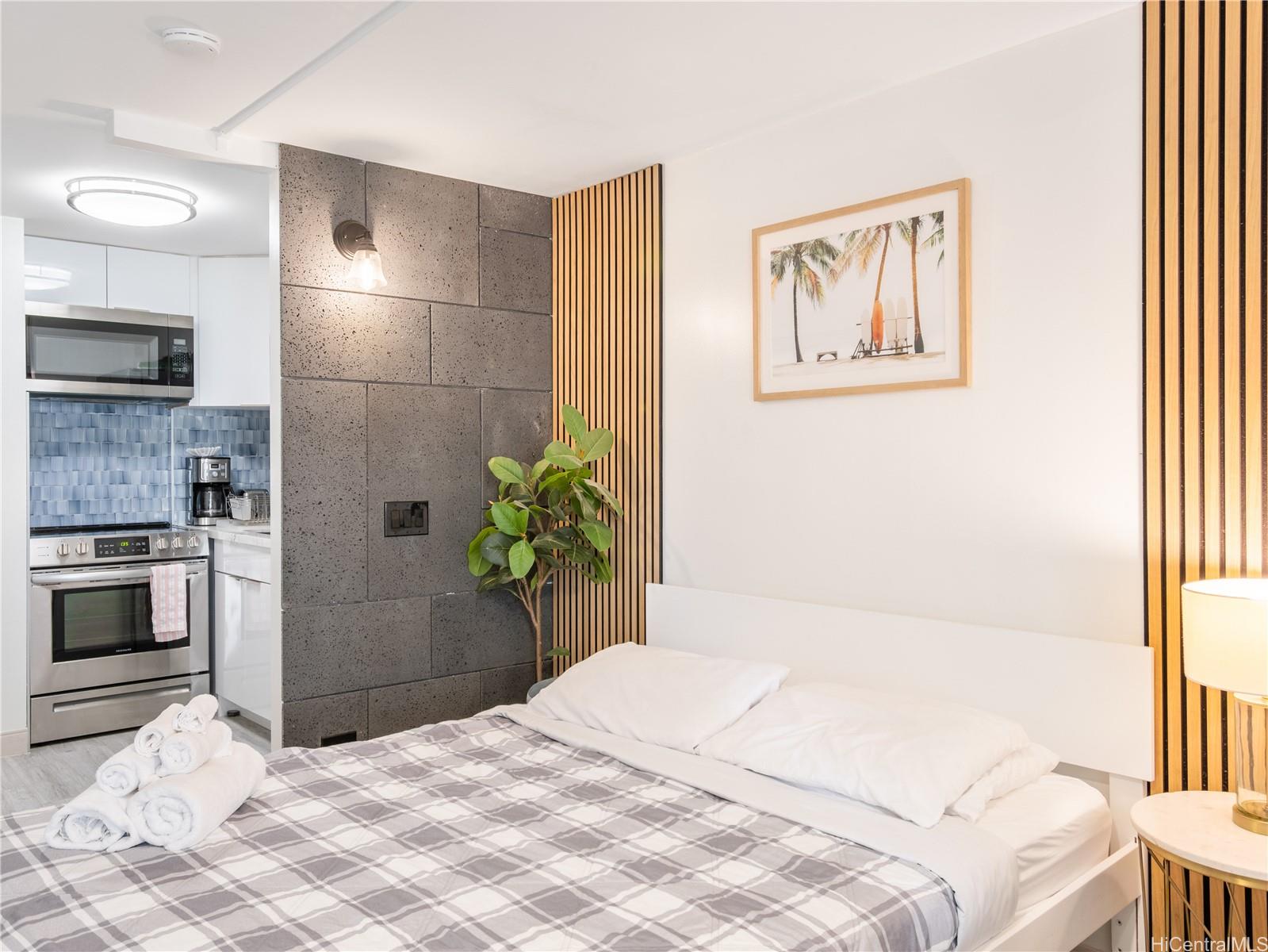 Tradewinds Plaza condo # 610, Honolulu, Hawaii - photo 6 of 24