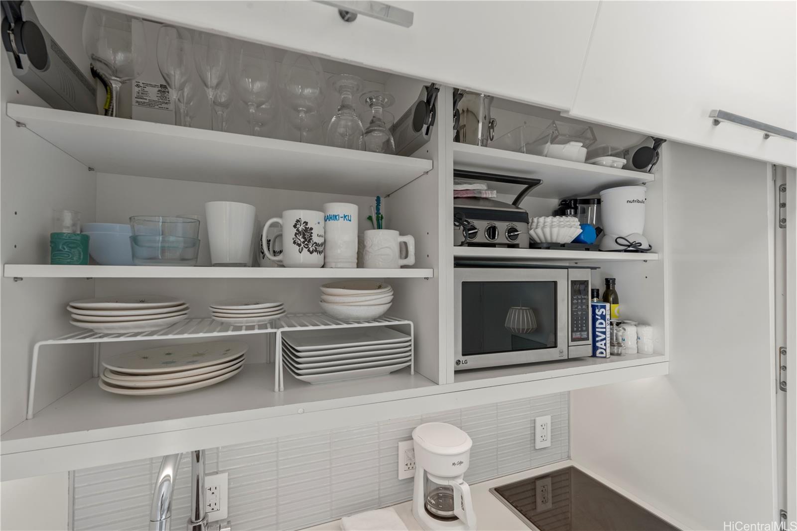 Tradewinds Plaza condo # 703, Honolulu, Hawaii - photo 13 of 24