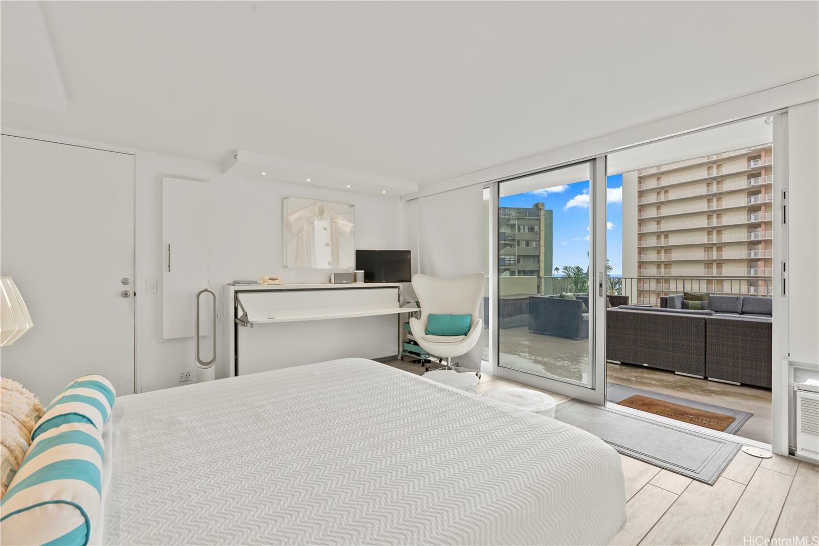 Tradewinds Plaza condo # 703, Honolulu, Hawaii - photo 16 of 24