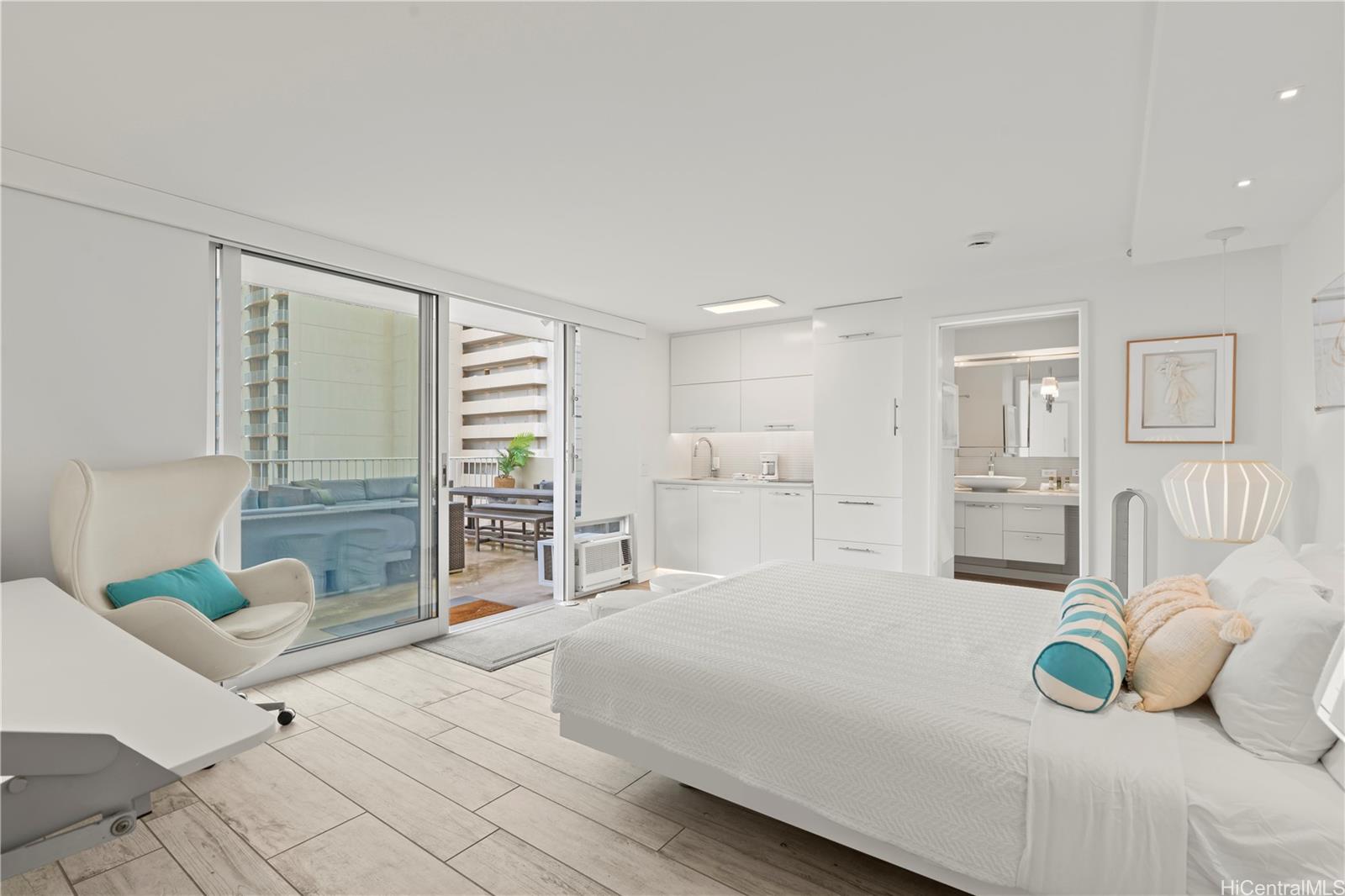 Tradewinds Plaza condo # 703, Honolulu, Hawaii - photo 14 of 24