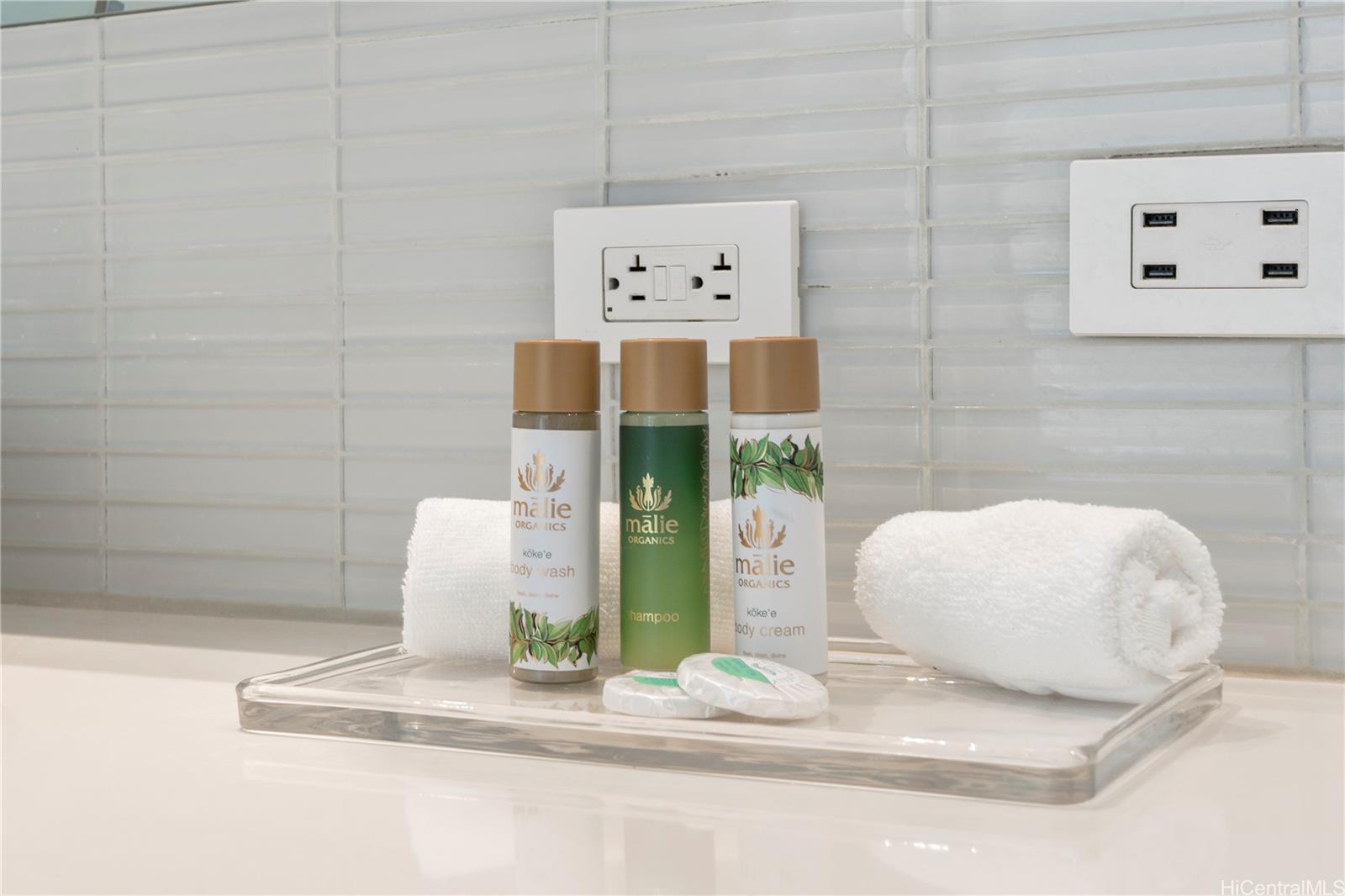 Tradewinds Plaza condo # 703, Honolulu, Hawaii - photo 6 of 24